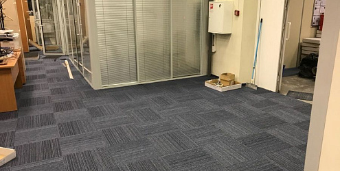 Ковровая плитка Jetset в Офис