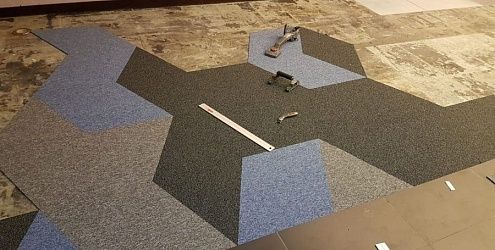 Укладка ковровой плитки Interface по рисунку Заказчика