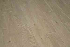 Ламинат Clix Floor Charm CXC153 Дуб Крем фото  | FLOORDEALER