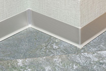 Плинтус алюминиевый анодированный напольный Diele ПЛ60, 501л серебро люкс Плинтус алюминиевый анодированный напольный Diele ПЛ60, 501л серебро люкс 1,8 м фото 2 | FLOORDEALER