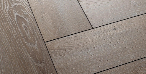 Как правильно постелить кварцевую ПВХ-плитку (LVT и SPC) на деревянный пол?