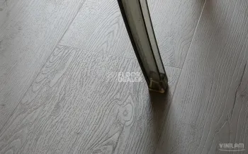 Vinilam Cork Premium Click 8мм 33202 Дуб Аликанте фото 2 | FLOORDEALER